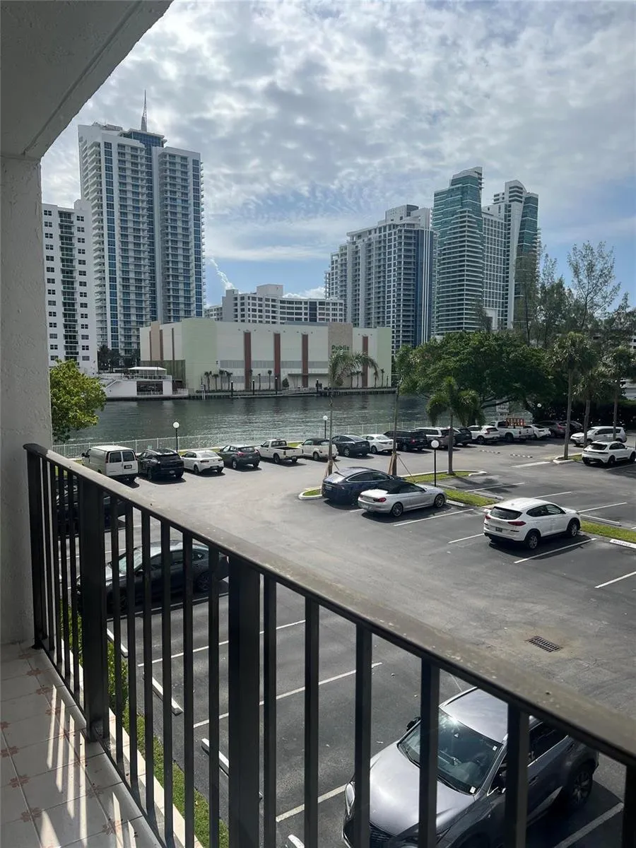 800 Parkview Drive Hallandale Beach, FL 33009