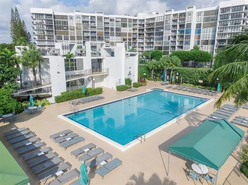 800 Parkview Drive Hallandale Beach, FL 33009