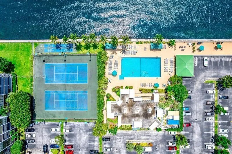 800 Parkview Drive Hallandale Beach, FL 33009