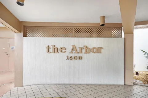 1400 Saint Charles Place #624
