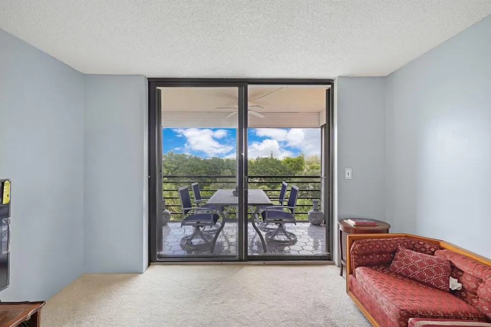 1400 Saint Charles Place #624 Pembroke Pines, FL 33026