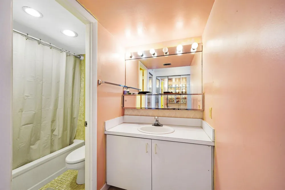1400 Saint Charles Place #624 Pembroke Pines, FL 33026