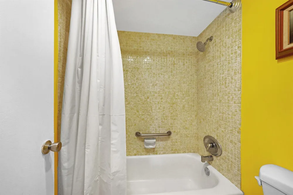 1400 Saint Charles Place #624 Pembroke Pines, FL 33026