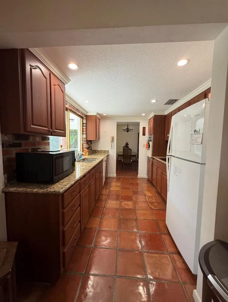 1916 HARBOURVIEW DRIVE Fort Lauderdale, FL 33316