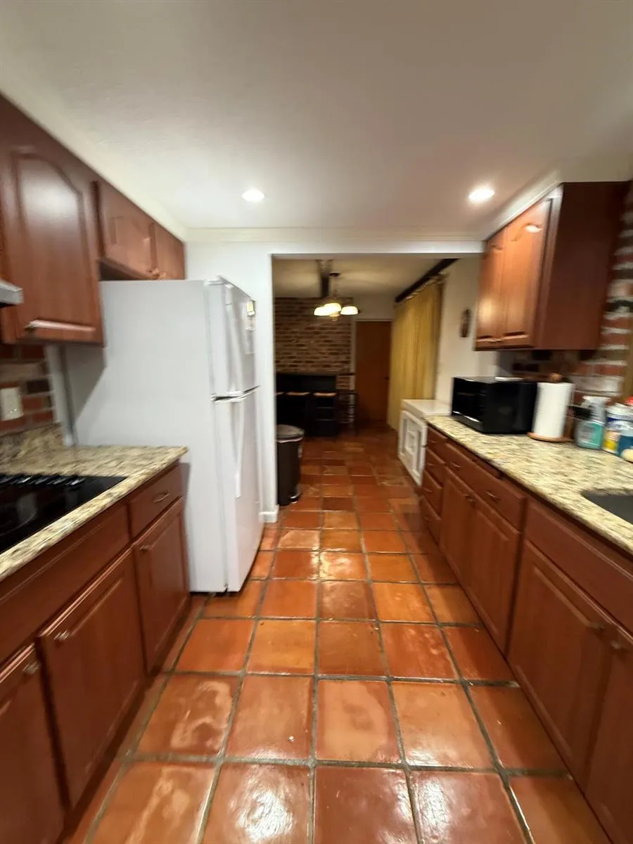 1916 HARBOURVIEW DRIVE Fort Lauderdale, FL 33316