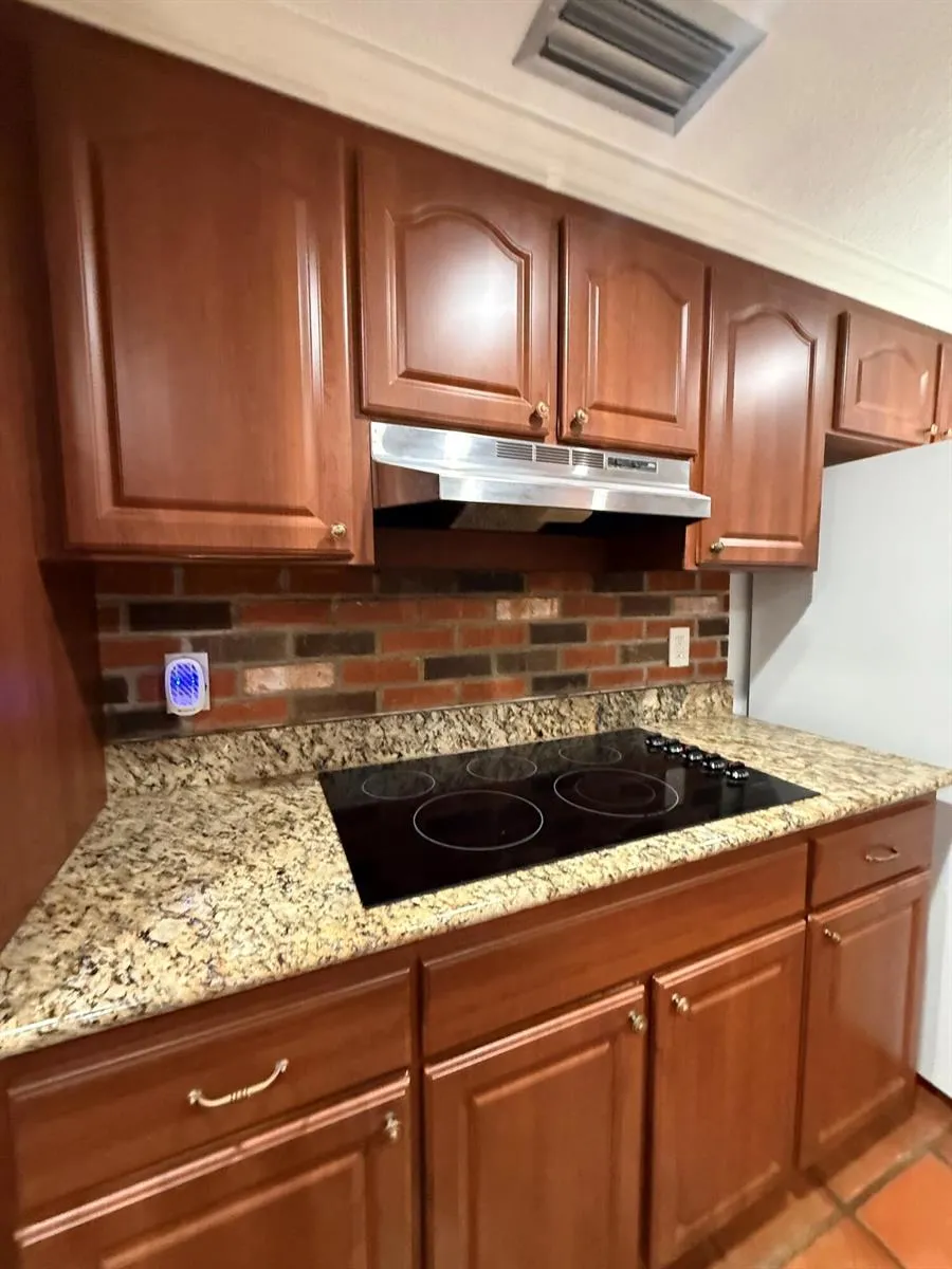 1916 HARBOURVIEW DRIVE Fort Lauderdale, FL 33316