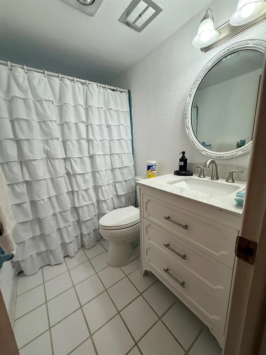 1916 HARBOURVIEW DRIVE Fort Lauderdale, FL 33316