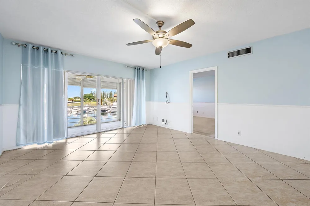29 Yacht Club Drive #Unit 405 North Palm Beach, FL 33408
