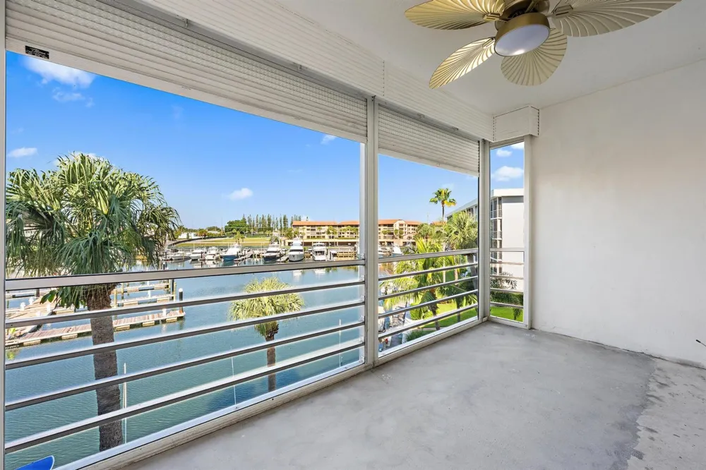 29 Yacht Club Drive #Unit 405 North Palm Beach, FL 33408