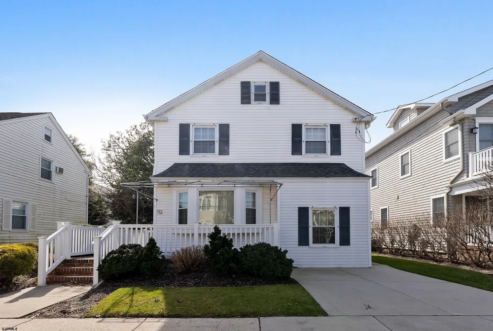 4 S Brunswick Ave Margate, NJ 08402