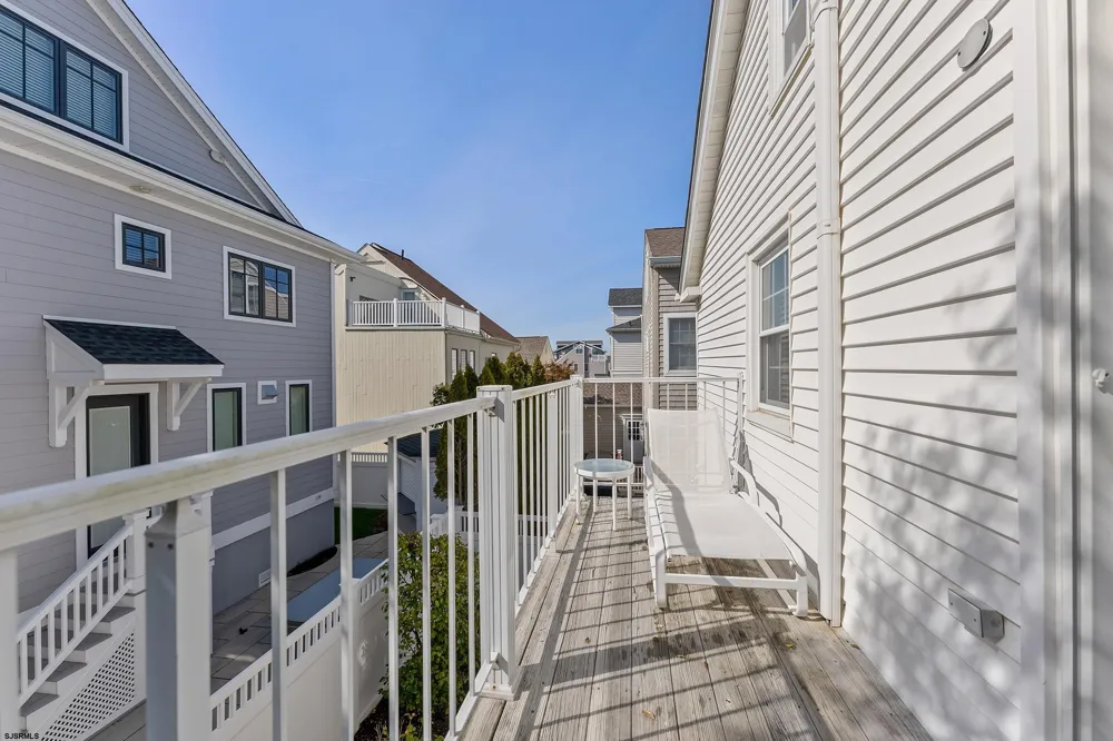 4 S Brunswick Ave Margate, NJ 08402