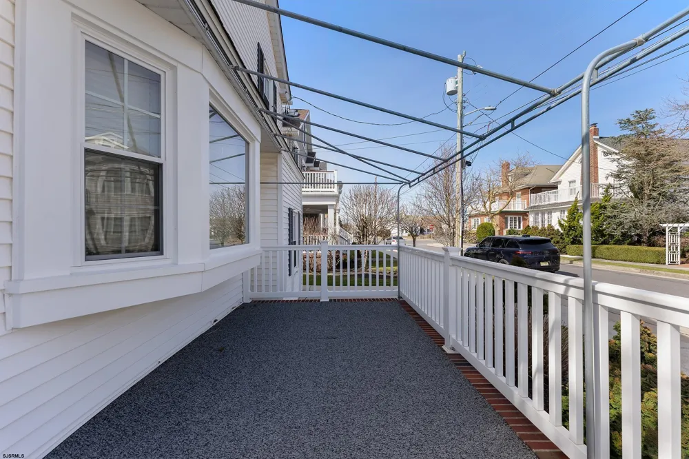 4 S Brunswick Ave Margate, NJ 08402