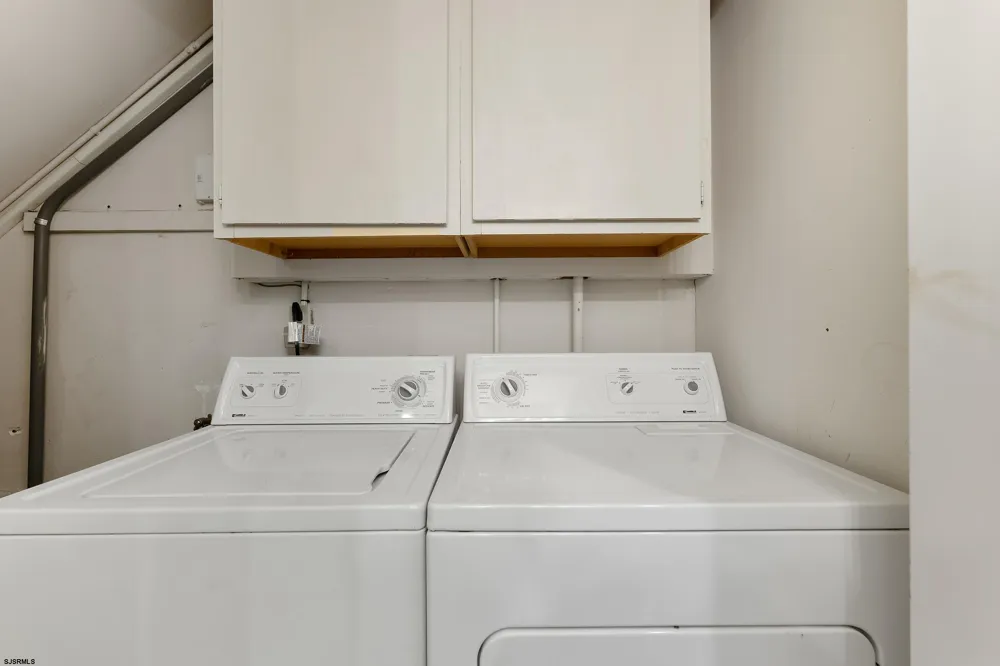4 S Brunswick Ave Margate, NJ 08402