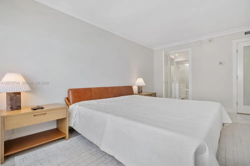 5555 Collins Ave #16B Miami Beach, FL 33140