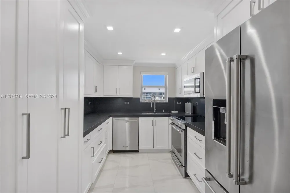 5555 Collins Ave #16B Miami Beach, FL 33140