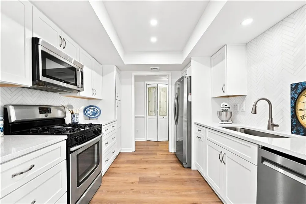 1003 Canyon Point Circle Roswell, GA 30076