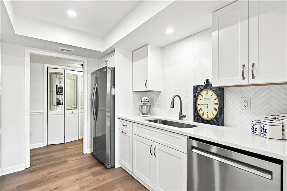 1003 Canyon Point Circle Roswell, GA 30076