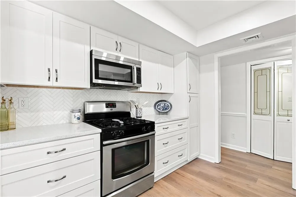 1003 Canyon Point Circle Roswell, GA 30076