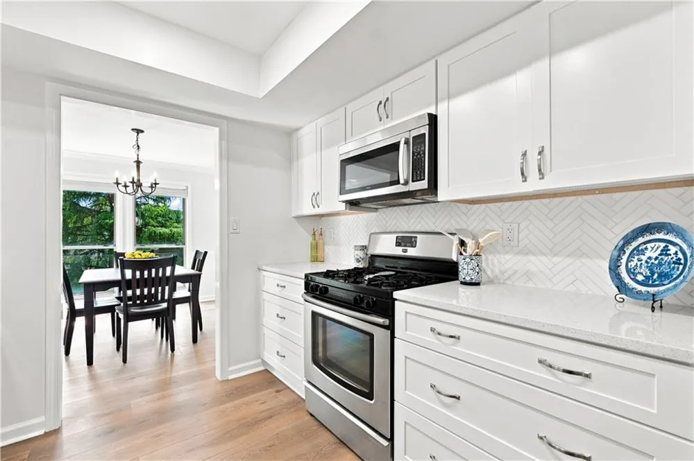 1003 Canyon Point Circle Roswell, GA 30076