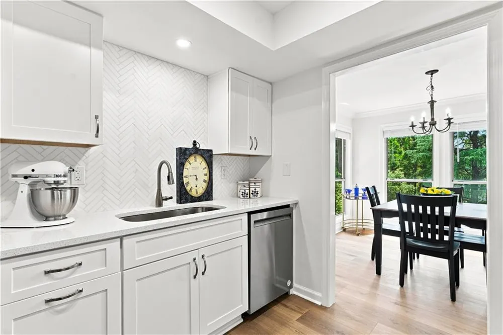 1003 Canyon Point Circle Roswell, GA 30076