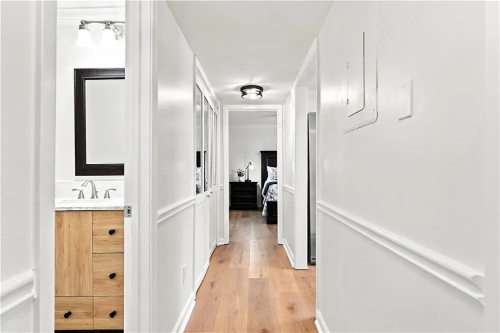 1003 Canyon Point Circle Roswell, GA 30076