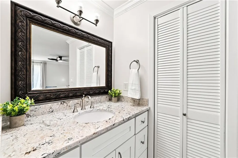 1003 Canyon Point Circle Roswell, GA 30076