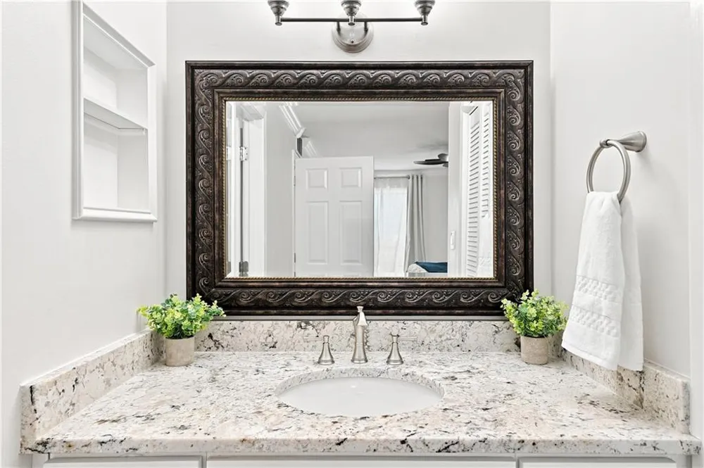 1003 Canyon Point Circle Roswell, GA 30076