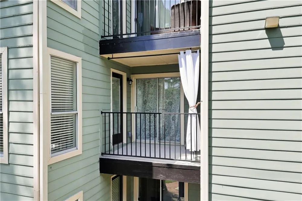 1003 Canyon Point Circle Roswell, GA 30076