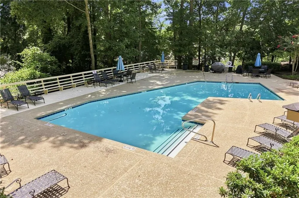1003 Canyon Point Circle Roswell, GA 30076