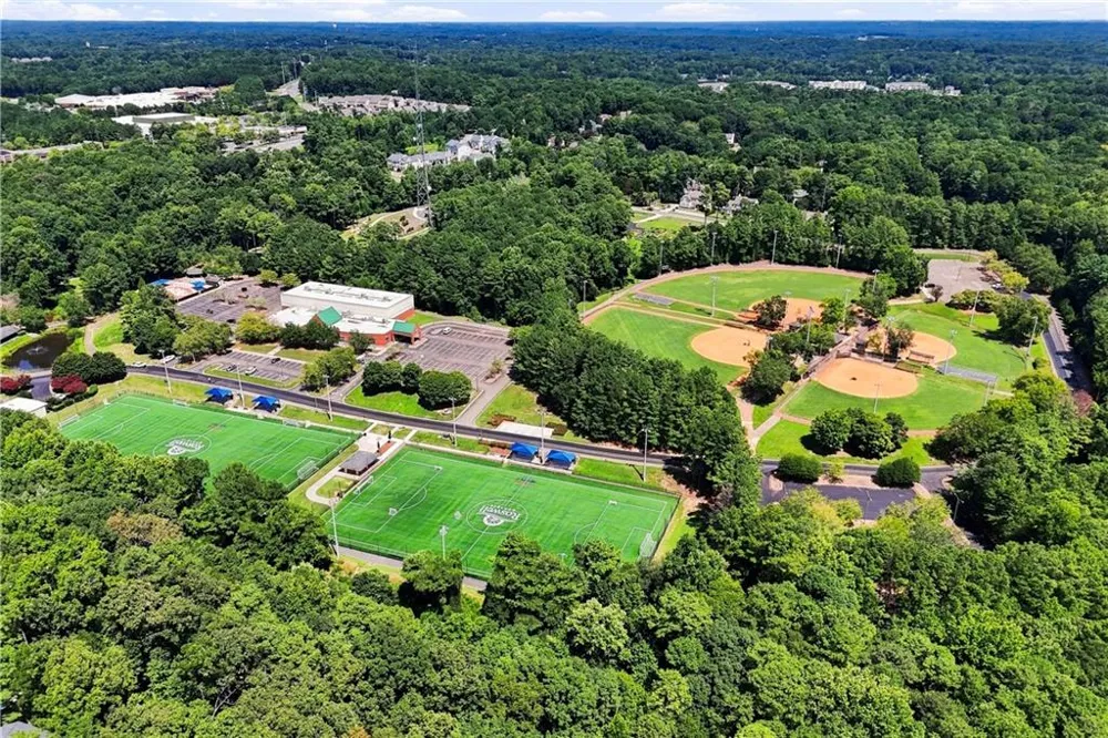 1003 Canyon Point Circle Roswell, GA 30076