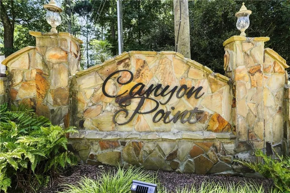 1003 Canyon Point Circle Roswell, GA 30076
