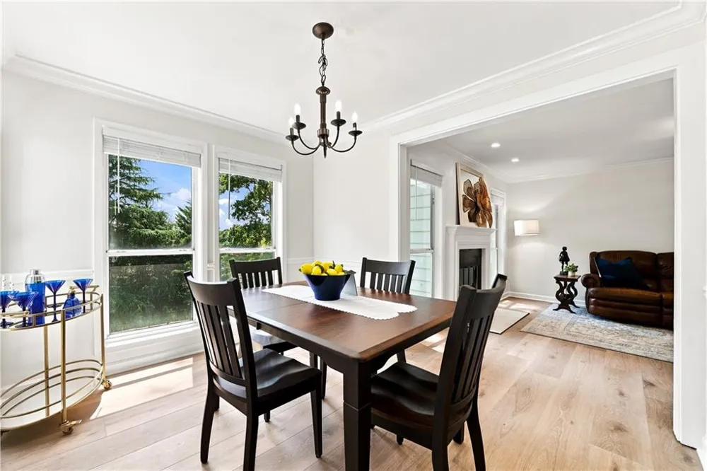 1003 Canyon Point Circle Roswell, GA 30076