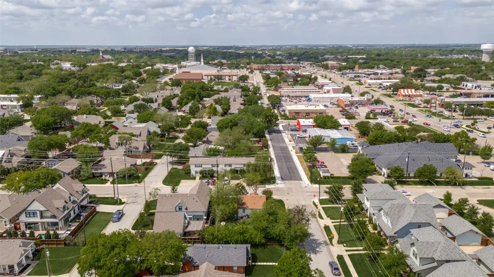 612 E Wall Street Grapevine, TX 76051