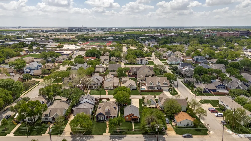 612 E Wall Street Grapevine, TX 76051