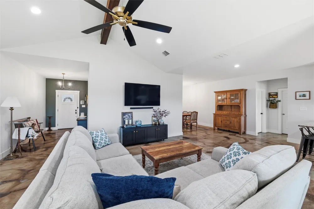431 Advance Road Weatherford, TX 76088