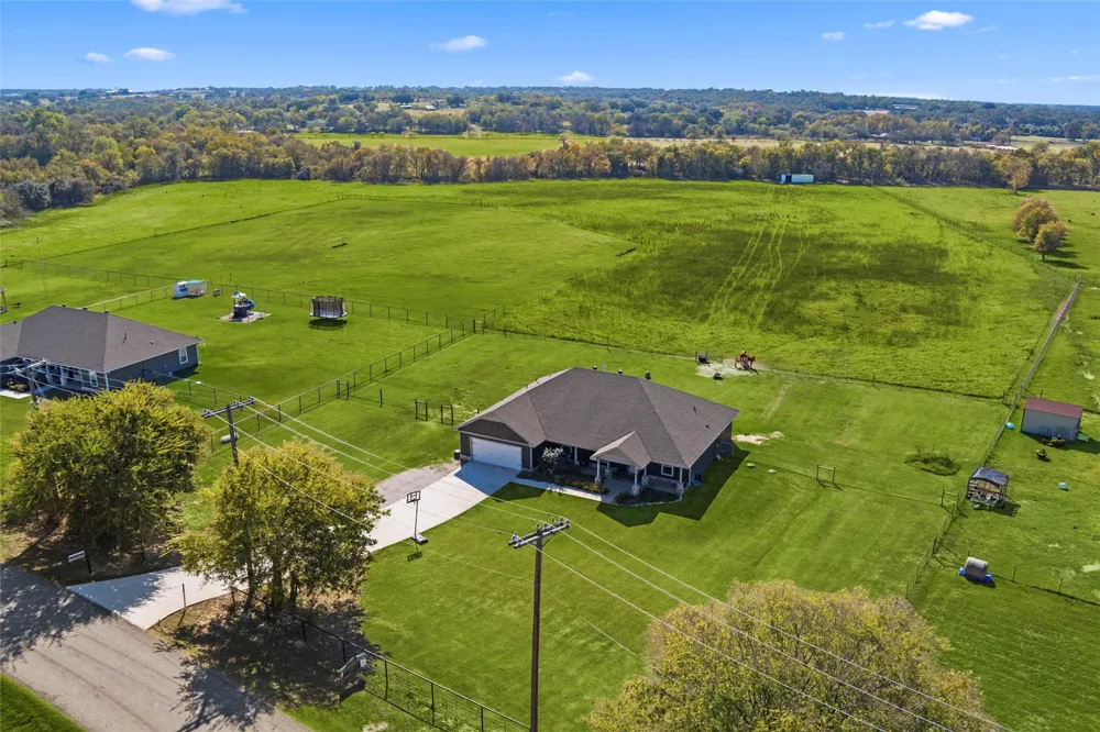 431 Advance Road Weatherford, TX 76088