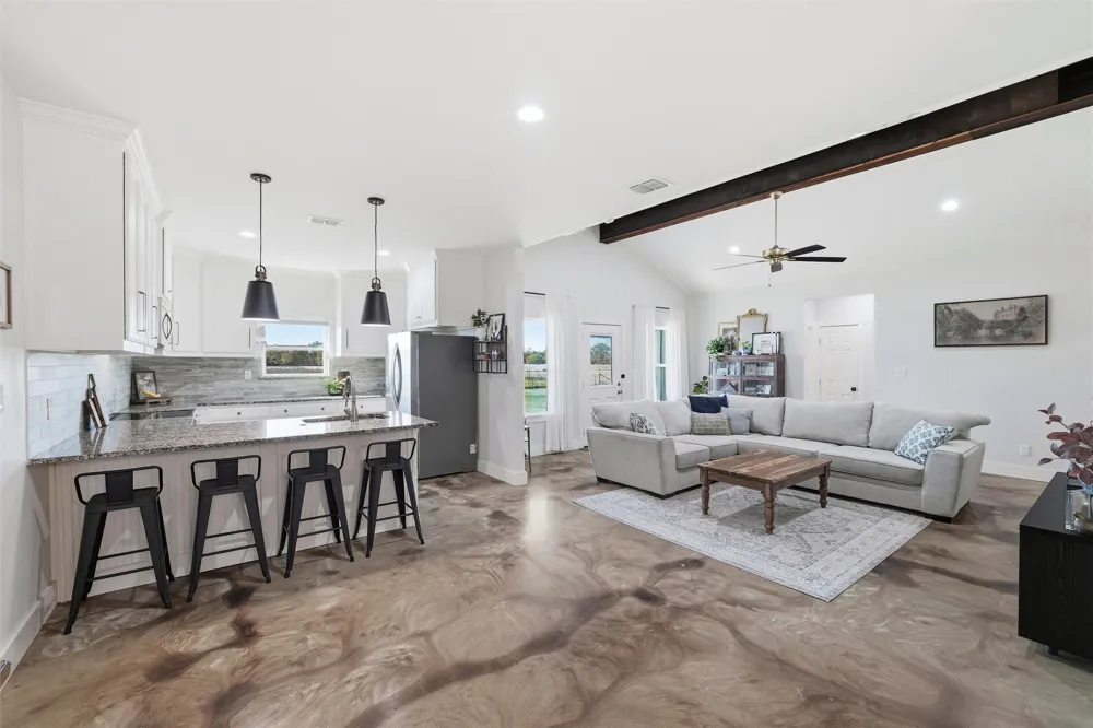 431 Advance Road Weatherford, TX 76088