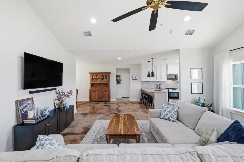 431 Advance Road Weatherford, TX 76088