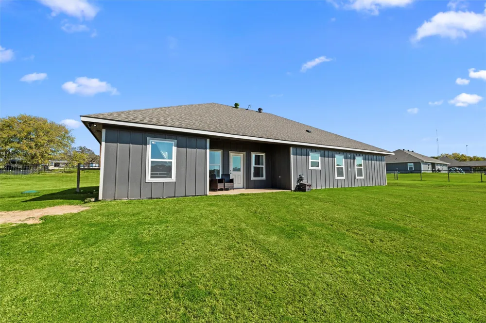 431 Advance Road Weatherford, TX 76088