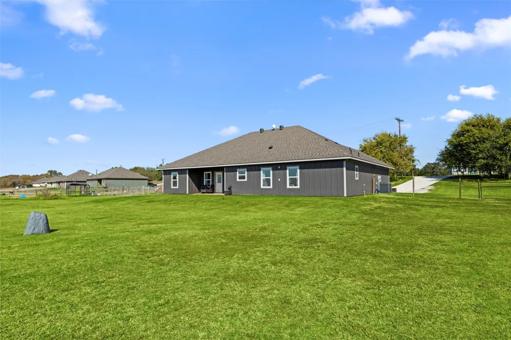 431 Advance Road Weatherford, TX 76088