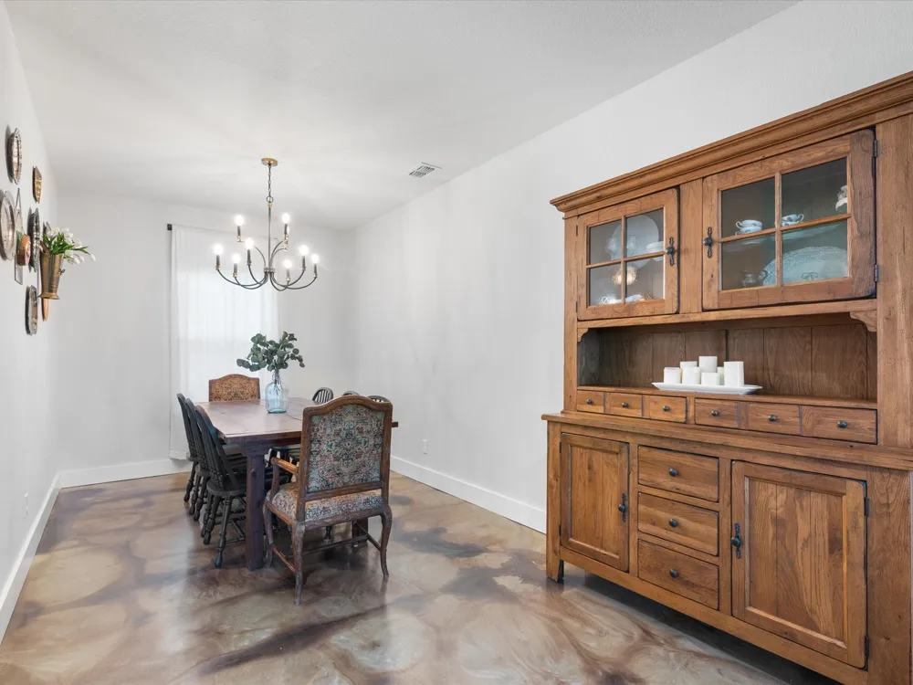 431 Advance Road Weatherford, TX 76088