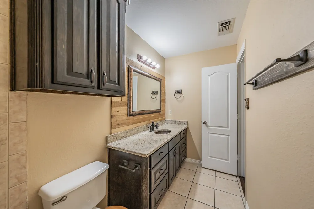 115 Pleasant Oaks Lane Springtown, TX 76082