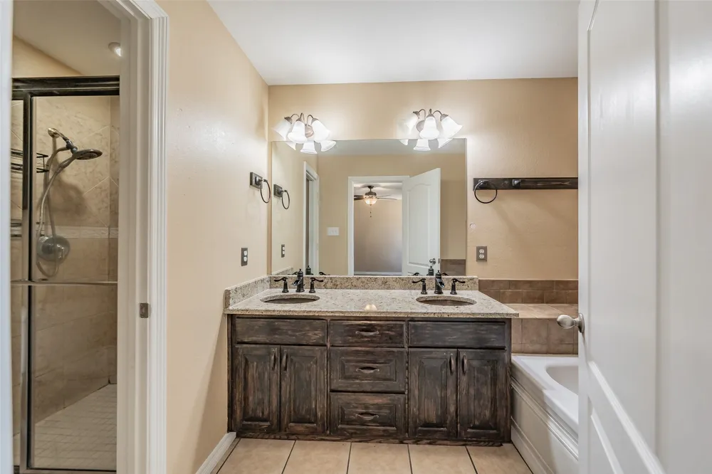 115 Pleasant Oaks Lane Springtown, TX 76082