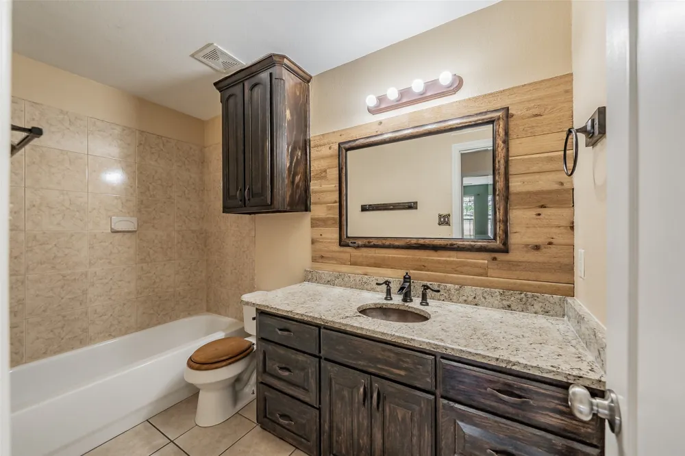 115 Pleasant Oaks Lane Springtown, TX 76082