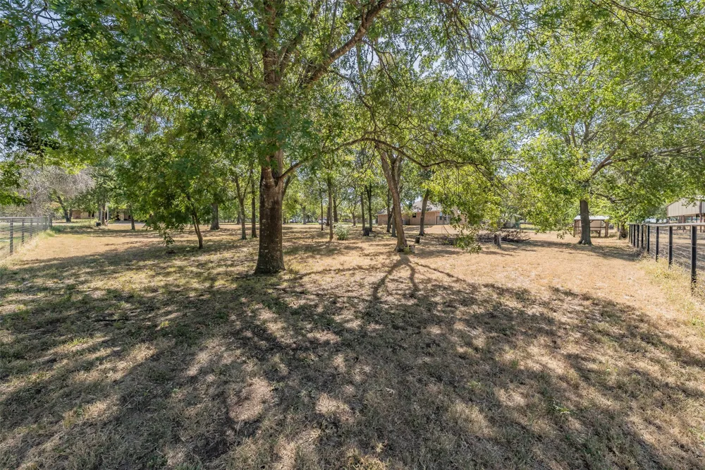 115 Pleasant Oaks Lane Springtown, TX 76082