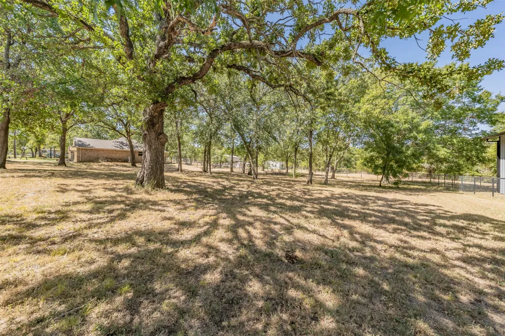 115 Pleasant Oaks Lane Springtown, TX 76082