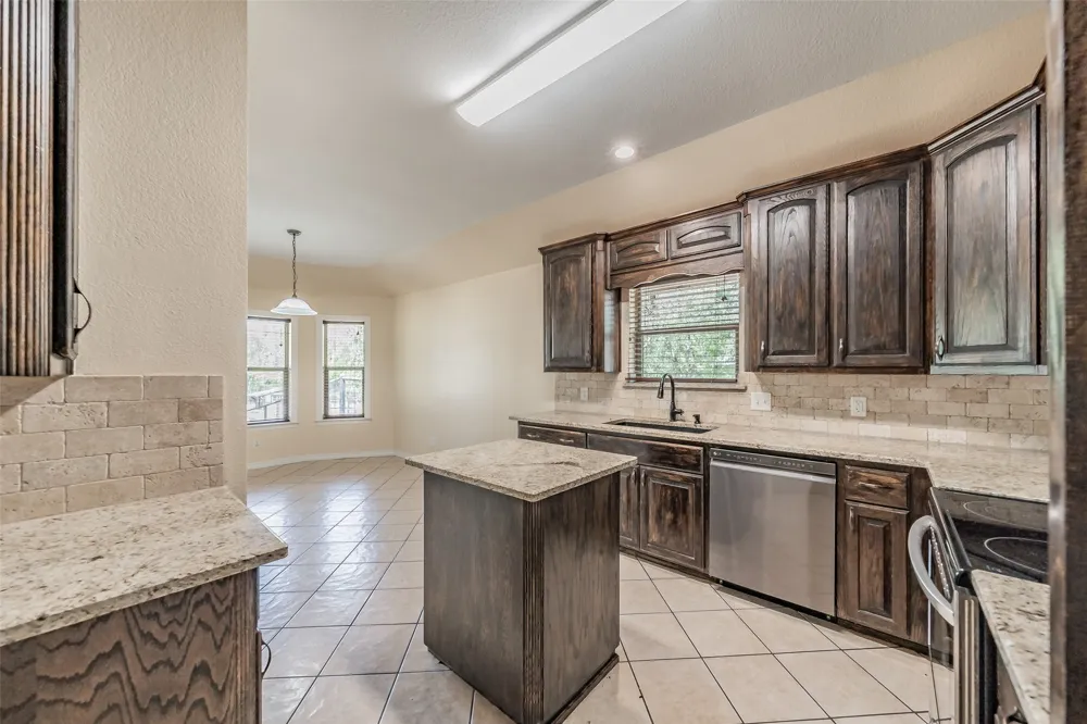 115 Pleasant Oaks Lane Springtown, TX 76082