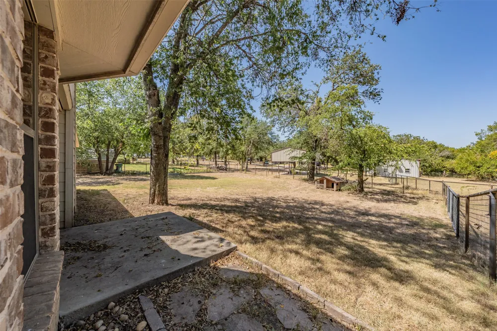 115 Pleasant Oaks Lane Springtown, TX 76082