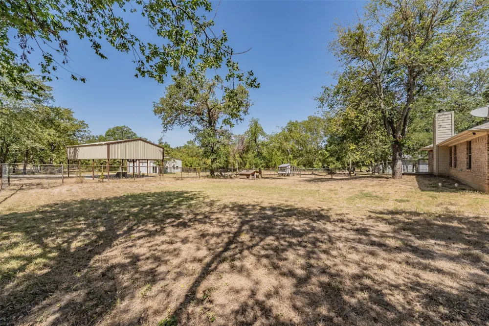 115 Pleasant Oaks Lane Springtown, TX 76082