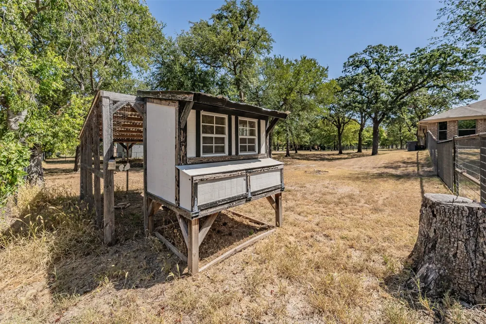 115 Pleasant Oaks Lane Springtown, TX 76082